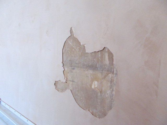 Bad plastering compromising quality